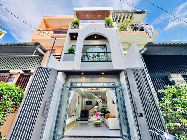 Bán nhà 45m2 Lạc Long Quân, P. 8, Tân Bình. Gần công viên Gò Cầm Đệm. Sổ riêng