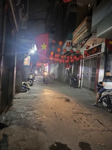 Bán nhà Đống Đa - Nhà Gần Hồ - Hai Mặt Thoáng - OTO 10m - Đường vào đẹp