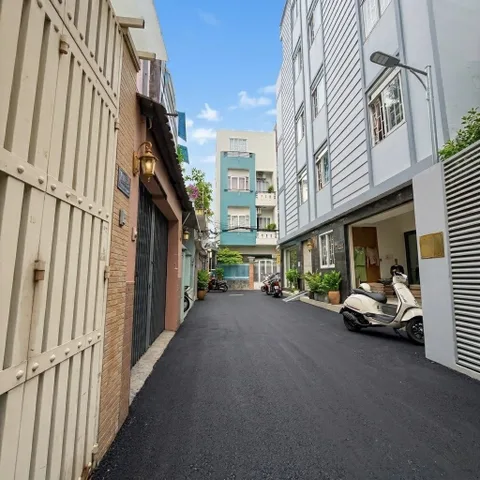 Nhà sàn rộng thông suốt - Hẻm xe hơi thẳng 1 trục - kết cấu chắc chắc chắn - 52m2