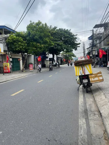 Chính chủ gửi bán lô đất đẹp tại trung tâm phường Thiên Hương.l/h:076.231.9990 em Thúy 
Cách trục đường 351 và đường 10 chỉ 200m, cũng quanh đủ mọi tiện ích…trường, chợ, ubp và bv đa khoa quốc tế TN…
Đường thông oto 7 chỗ chạy vòng quanh, dân cư đông đú