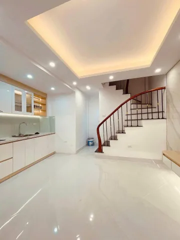 Cho Thuê Nhà Ngõ Thịnh Quang - Thái Thịnh 35M² 4 Tầng 3 Ngủ -  Full Nội Thất - Ngõ Ô Tô - Giá Thuê 12tr