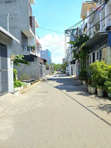 🚗 BÁN NHÀ 4 TẦNG - 52M2(4*13), HOÀN CÔNG, 4PN, 5WC - TẶNG FULL NỘI THẤT - KHÔNG QH - HẺM XE HƠI 8M - GẦN UBND, CHỢ. P LONG TRƯỜNG.(H)