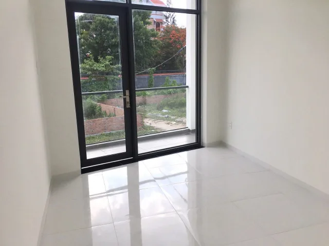 Bán nhà mới 1 trệt 1 lầu hẻm xe hơi Ngô Đến gần biển giá 2,9 Tỷ