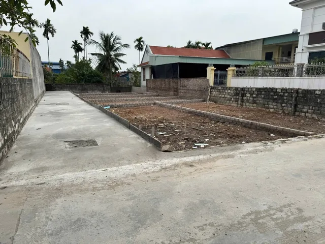 Bán 6 lô Thiên Hương ngay chợ Trịnh . Đường thông.giá 1 tỉ 150-1.550.l/h:076.231.9990 em Thúy