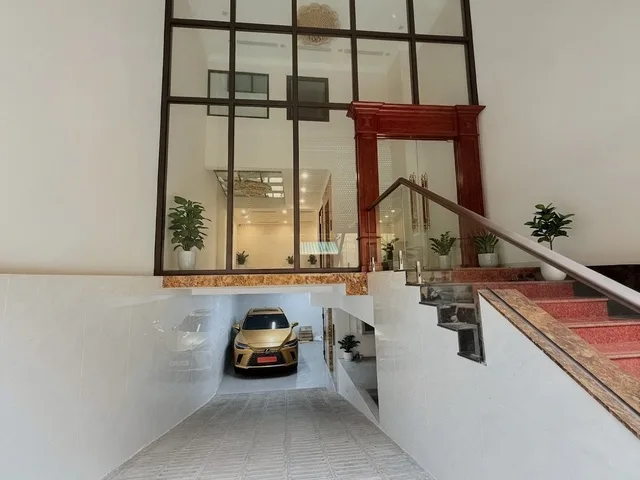 Mặt phố khu tài chính Hoàn Kiếm 💥 Giao Thoa kiến trúc hiện đại và không gian phố cổ huyền thoại – 96m2 x 8 tầng thang máy giá 1xx tỷ
