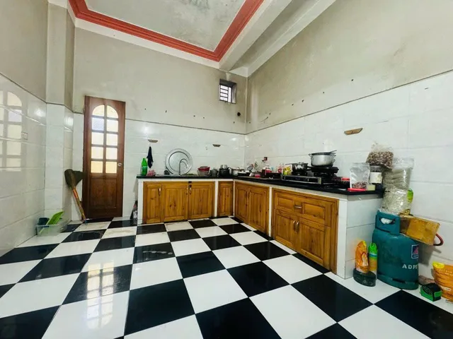Nhà 3 tầng, 6n, lô góc, đường 2 xe tải tránh nhau, view vườn hoa trung tâm Văn Môn