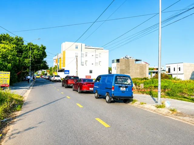 Vợ chồng tôi cần bán gấp lô đất tại Long Điền Bà Rịa Vũng Tàu.
Đất mặt tiền đường Hồ Tri Tân - hướng đi ra Võ Thị Sáu.