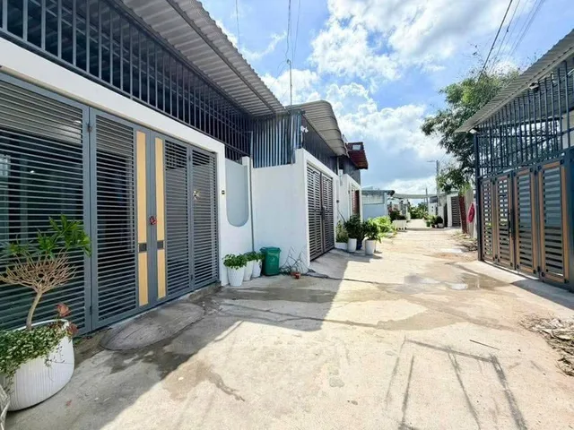CHỦ NGỘP CẦN BÁN NHÀ QUA SỬ DỤNG MỚI 99% NGAY TÂN AN HỘI CHỈ 900TR SHR 125M2