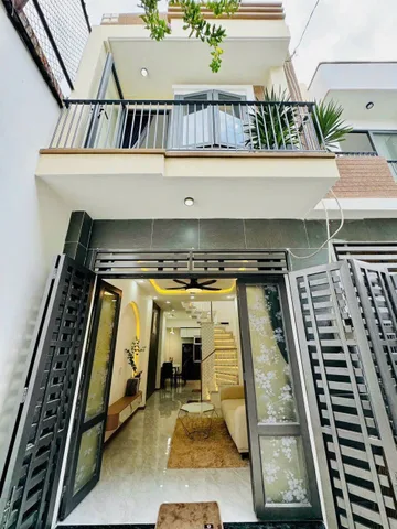Nhà ngộp 61,5m2 giá 2 tỷ 150 triệu đường Nguyễn Kiệm, phường 3, Gò Vấp, sổ hồng riêng.