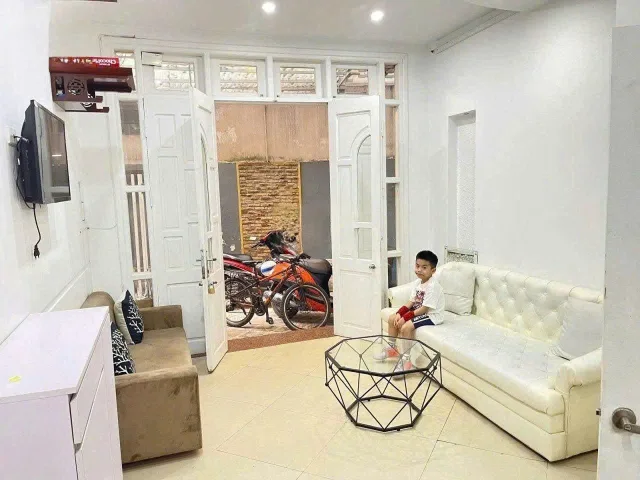 Cho Thuê Nhà Ngõ 41 Thái Hà 35M² 5 Tầng 4 Ngủ - Nội Thất CB - Ngõ Xe 3 Gác - Giá Thuê 17tr