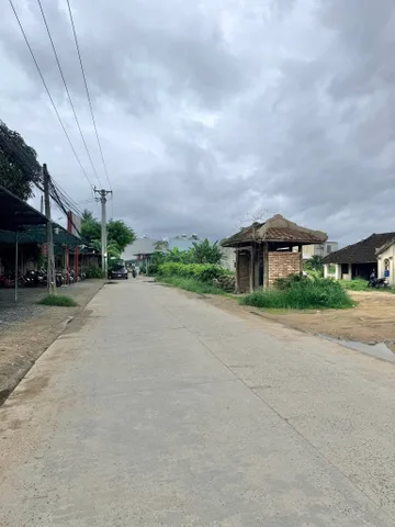 Mặt tiền đường Thái Thông, Đối diện Nhà hàng Nha Trang Xưa – khu dân cư sầm uất, giao thông thuận tiện
📏 Diện tích: 74,9m² (ngang 5,5m)