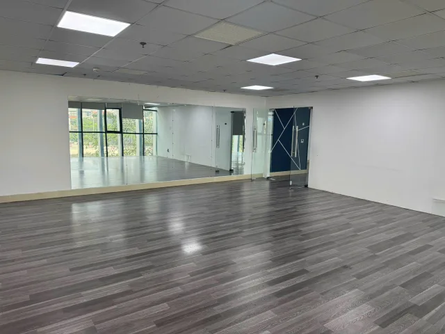 🏢 VĂN PHÒNG 430M2 MẶT TIỀN NGÃ TƯ HOÀNG QUỐC VIỆT VỚI GIÁ ALL-IN CỰC HỢP LÝ