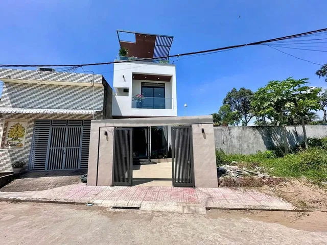 ĐỒNG KHỞI - CÂY XĂNG 75 – NHÀ ĐẸP Ở NGAY – GIÁ TỐT TRONG KHU VỰC 🌹