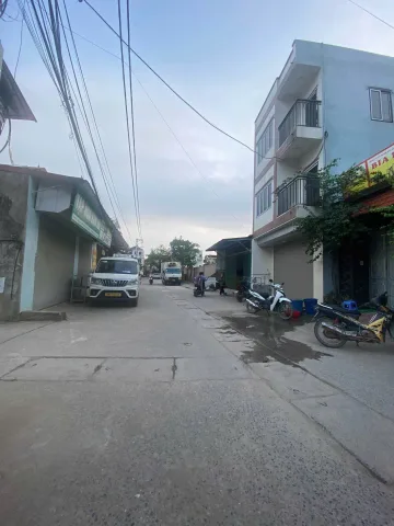 Bán nhà 3 tầng 100m full thổ cư thôn Thường Lệ- Mê Linh, sẵn vào ở- có thể kinh doanh