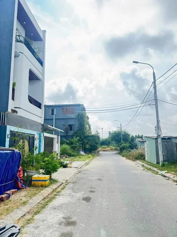 🧧 BÁN LÔ ĐẤT ĐẸP NHÂN HÒA - DT: 122M2
ĐƯỜNG 5,5M LỀ 3M - GẦN CHỢ MIẾU BÔNG