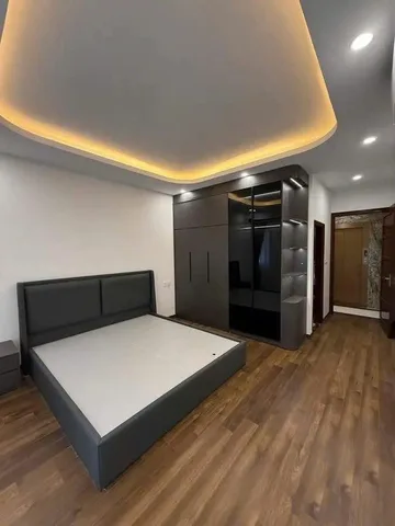Bán nhà 53m² full thổ cư ngang 4,3m giá 15 tỷ tại Đường Tư Đình Phường Long Biên