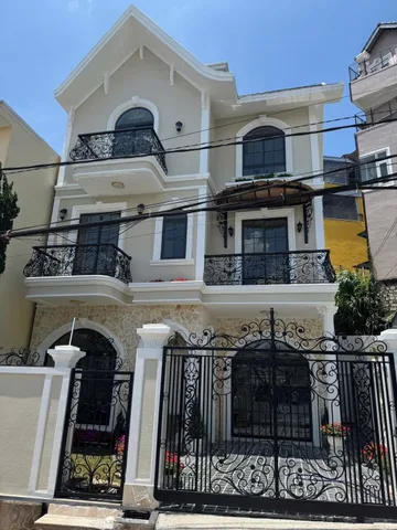 Căn villa MiNi Cực đẹp mặt tiền đường lớn tại Đà Lạt, vừa mới hoàn thiện xong mới như in
