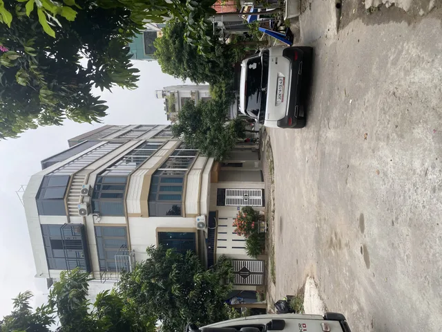 23.5 TỶ LIỀN KỀ 5 TẦNG TÂY NAM HỒ - VIEW CÔNG VIÊN + SÔNG TÔ LỊCH - ĐƯỜNG 8M Ô TÔ TRÁNH - FULL NỘI THẤT TÂN CỔ ĐIỂN
ĐƯỜNG TRƯỚC NHÀ 8M, Ô TÔ TRÁNH NHAU