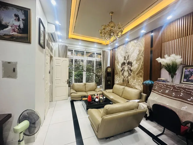 Bán nhà Lê Duẩn - Ô Đồng Lầm 93m² full thổ cư ngang 7.3m giá 23.2 tỷ tại Phường Văn Miếu - Quốc Tử Giám (MUA/BÁN BĐS nhắn tin Zalo 0862299066)
