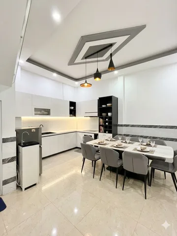 Nhà  đẹp  vào  ơ ngay  chů bớt  lôc