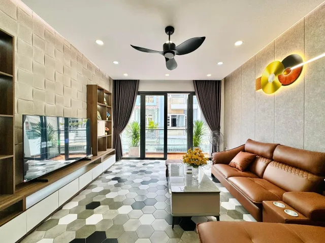 TẶNG NỘI THẤT NHÀ 3 TẦNG, HOÀN CÔNG ĐỦ NGAY PHẠM VẶN ĐỒNG