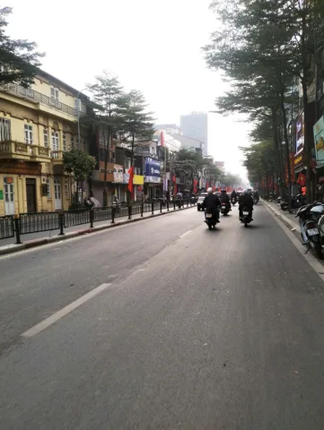 BÁN NHÀ TÔN ĐỨC THẮNG - 5 TẦNG - VỊ TRÍ ĐẸP - 5.05 TỶ