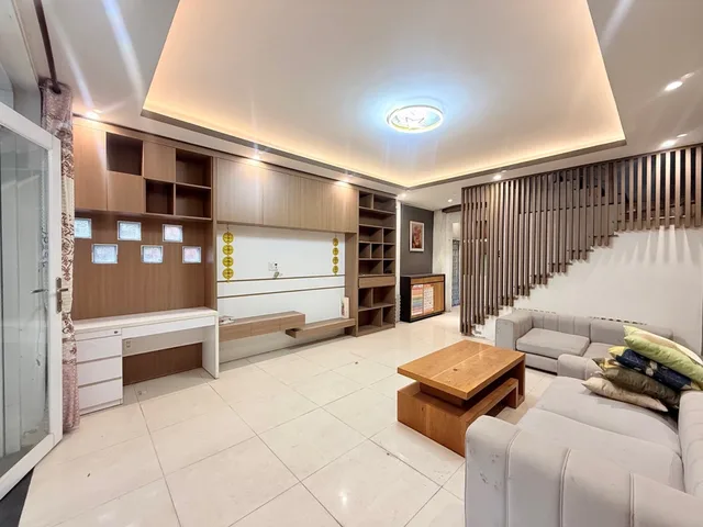 NHÀ ĐẸP SÁT NGÃ TƯ NGUYỄN OANH - LÊ ĐỨC THỌ
