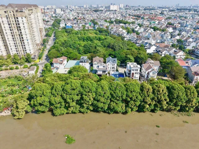 Bán đất 300m² full thổ cư ngang 15m giá 41.5 tỷ tại Phường Phước Long