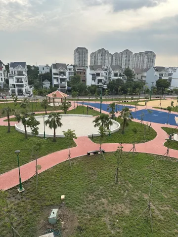 Bán đất 302m² full thổ cư ngang 12m giá 23.5 tỷ tại Phường Phước Long