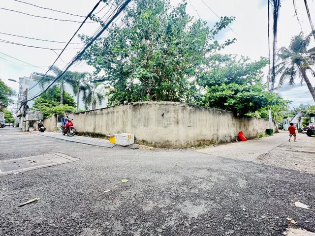 BÁN ĐẤT ĐƯỜNG TRẦN VĂN SẮC, THẢO ĐIỀN, QUẬN 2 - 520M2 - LÔ GÓC 2 MẶT TIỀN - XÂY BIỆT THỰ SÂN VƯỜN - GIÁ 70 TỶ