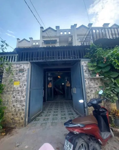 Nhà đẹp 1/ đường Hàn Thuyên ( đường Chợ Ấp 5. Đối diện UBND Xã Vĩnh Lộc B cũ).