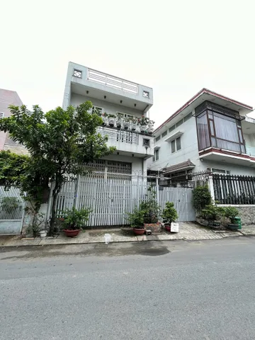 Bán nhà 128m² full thổ cư ngang 7m giá 12.1 tỷ tại Phường Thủ Đức