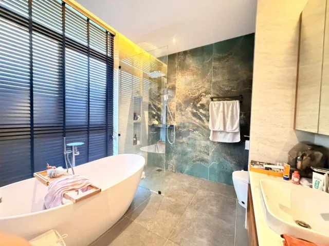 Bán nhà 185m² full thổ cư ngang 10m giá 27 tỷ tại Phường Phước Long