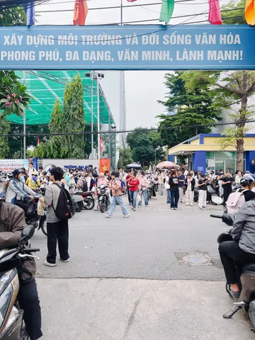 Mình bán căn nhà 2 tầng đối diện trường Marketing Giá 3.85 tỷ