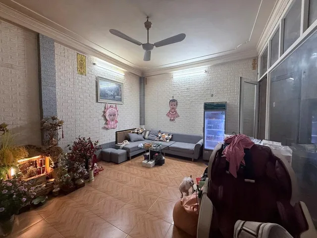 Bán nhà Lạc Long Quân 52/53m² có sẵn 52m² thổ cư ngang 5.3m giá 21.5 tỷ tại Phường Tây Hồ (MUA/BÁN BĐS nhắn tin Zalo 0862299066)