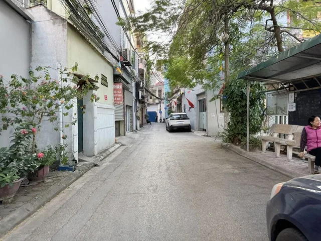 Bán đất đường Đức Giang, Việt Hưng: 51,2m2, mặt tiền rộng 5,2m, view hồ cực thoáng, ô tô đỗ cửa