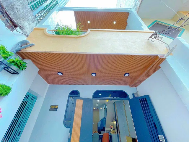 Nhà ngộp 59m2 giá 2 tỷ 150 triệu đường số 6, phường 7, Quận Gò Vấp, sổ hồng riêng không tranh chấp.