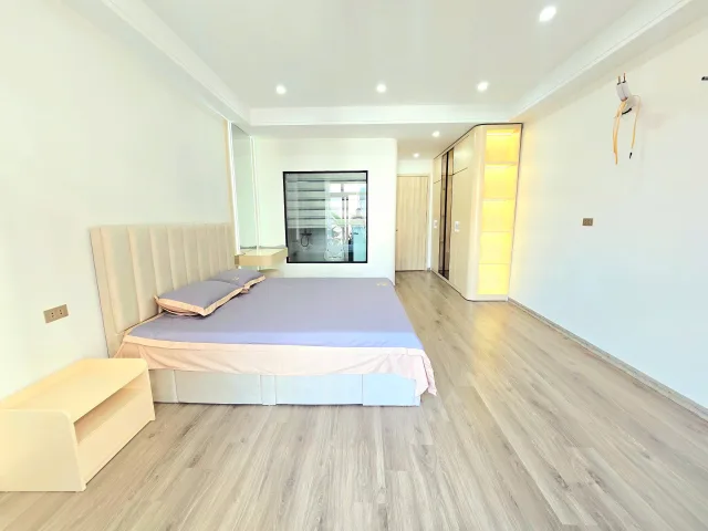 Bán nhà Thạch Bàn 45m² mt 4.5m thang máy, oto vào nhà, full đồ ở ngay giá 11.85 tỷ  | Bán nhà Long biên