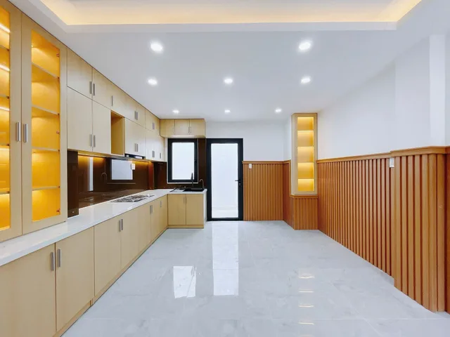 Bán Nhà 5 Tầng Khu Kiều Đàm Lotte Quận 7, Xe Hơi Đậu Trong Nhà, Nở Hậu, 10.2 Tỷ,