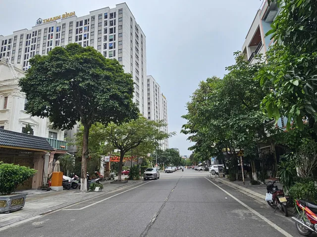 Bán đất mặt đường lý đạo thành cạnh chung cư thanh bình. Kinh doanh tốt. Diện tích 85.5m mặt tiền 4.5m hướng đông nam. Phường kinh bắc tỉnh bắc ninh