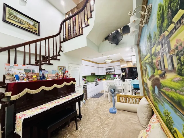 TRUNG TÂM VĂN QUÁN _ 5 TẦNG _ DÂN XÂY HIỆN ĐẠI _ 45m²_ 10.7 TỶ _ THOÁNG TRƯỚC SAU_ FULL NỘI THẤT SIÊU ĐẸP