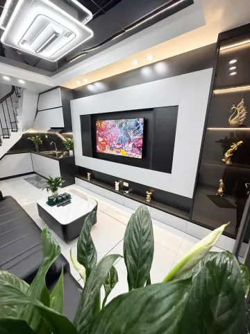 TUYỆT PHẨM NHÀ PHỐ LÔ GÓC LƯƠNG YÊN - 5 TẦNG MỚI KÍNH COONG - SỔ NỞ HẬU - SÁT VÁCH PHỐ CỔ