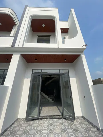 NHÀ MỚI 4 PHÒNG NGỦ – TẶNG NỘI THẤT 70 TRIỆU – SÁT CẬN ĐỒNG KHỞI