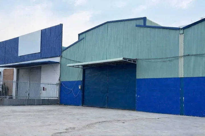 CẶP KHO MẶT TIỀN QL1A 1.100M² – CONTAINER VÀO TẬN NƠI – CÓ TRẠM ĐIỆN 250KVA!