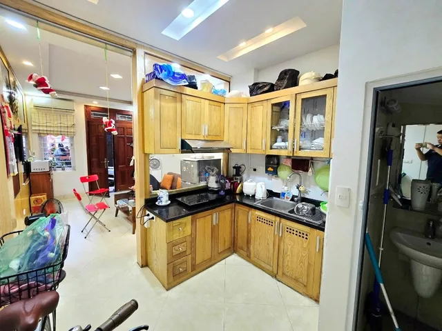 🏡 BÁN NHÀ TRẦN THÁI TÔNG, CẦU GIẤY – 32M², 5 TẦNG, MT 3.2M, GIÁ 11.5 TỶ – NGÕ THOÁNG, GẦN PHỐ, SỔ ĐỎ CHÍNH CHỦ