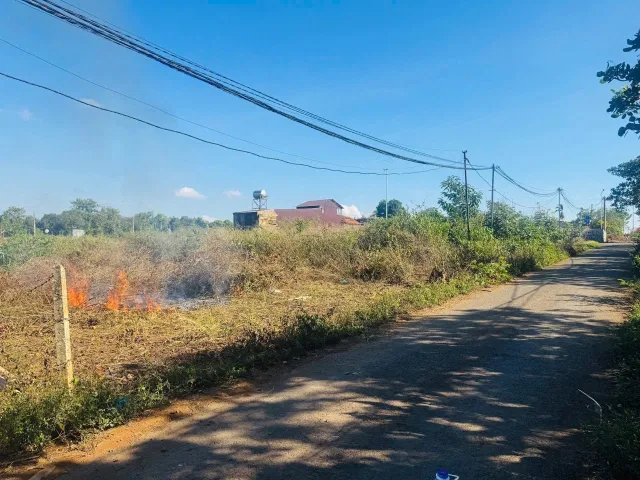 Bán đất 300m² có sẵn 60m² thổ cư ngang 5m giá 1.5 tỷ tại Phường Ea Kao