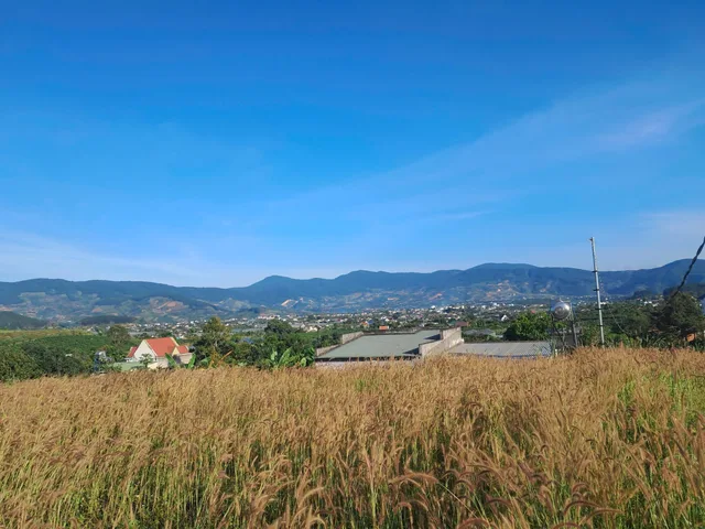 05 lô liền kề ở TT Nam Ban View Đẹp. DT từ 500m. Sẵn 100m thổ cư. Ngang 26m mặt tiền. Giá 3 triệu/m2
