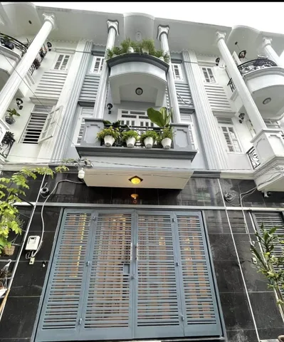 Chủ định cư cần bán gấp nhà 3 tỷ 750tr/76m2 đường CM Tháng 8, Q3. SHR có ngân hàng hỗ trợ cho vay