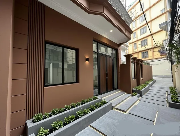 Bán Nhà 294 Kim Mã- VF3 đỗ cửa -30m ra oto tránh- mặt tiền 5.5m - 14 tỷ