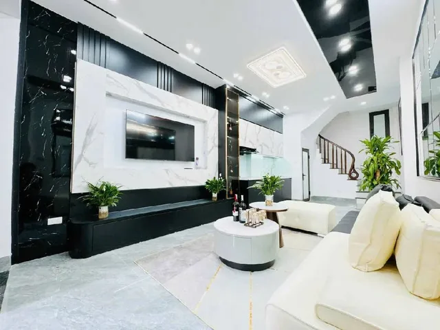 🔥Bán Nhà Đẹp Khương Trung, 15m Ra Ôtô Tránh, Ngõ Thông, Full Nội Thất, DT 35m2, 4 Tầng